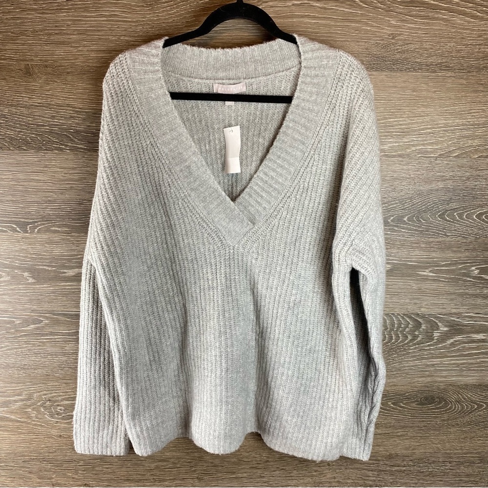 Chelsea28 Grey Vneck Wool Sweater NWT Size Large - Picture 2 of 6